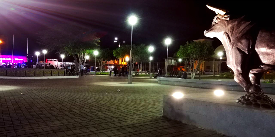 Plaza principal de Acari nuevo